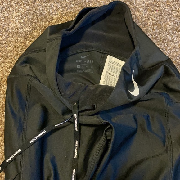 Nike Leggings with cutouts down sides - Picture 10 of 10